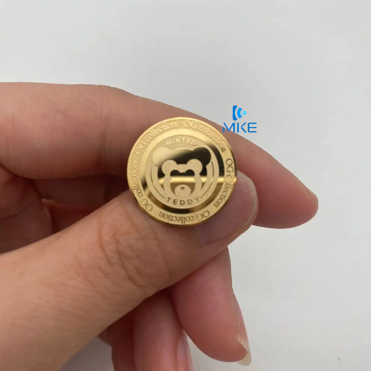 Distintivi per spille in metallo con bottone magnetico personalizzati