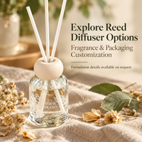 Diffuseur à bâtonnets en verre personnalisable avec design floral en relief et capuchon en bois, coffret cadeau élégant pour solution de parfum d'ambiance