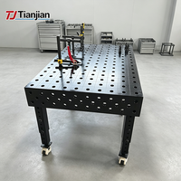 Table de soudage modulaire 3D D28 avec traitement de nitruration de précision, poste de travail pour l'assemblage et la fabrication industriels