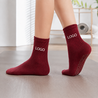 Chaussettes d'hiver personnalisées antidérapantes pour enfants, yoga et pilates, OEM ODM, faible MOQ, respirantes avec grip en silicone pour studio de yoga et fitness