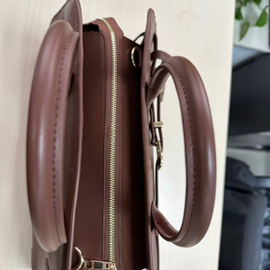 Maßgefertigte Hochwertige Damen-Tragetasche aus Echtem Wildleder mit Zwei Griffen, Großer Kapazität für Notizbücher und Büro - Product Image 5