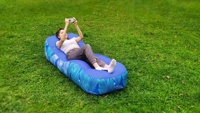 Canapé gonflable portable pour le camping, les festivals de musique, la randonnée - Design tropical, capacité de charge de 200 kg, 3,5 kg