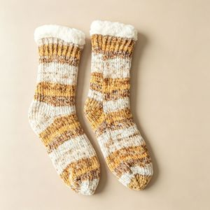 Chaussettes pantoufles doublées en sherpa avec logo personnalisé pour <span class=keywords><strong>femmes</strong></span>, chaussettes d'hiver épaisses, chaudes, en tricot, moelleuses, avec grip antidérapant, faible MOQ - Product Image 3
