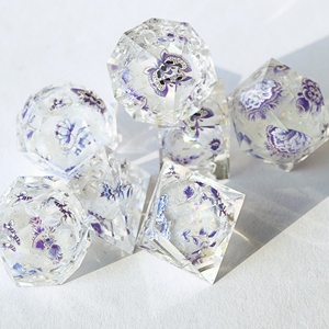 Juego de Dados DND de Núcleo Líquido con Diseño Personalizado para Juegos de Rol de Mesa Dungeons & Dragons, Resina Hecha a Mano, 7 Piezas, D20, Tema de <span class=keywords><strong>Anime</strong></span>, Afilados - Product Image 1