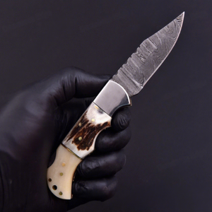 Cuchillo Plegable Multifuncional de Acero de Damasco Hecho a Mano con Bloqueo Trasero, Mango de Hueso de Camello y Asta de Ciervo, Hoja de Grado Industrial con Punta Caída, OEM - Product Image 2