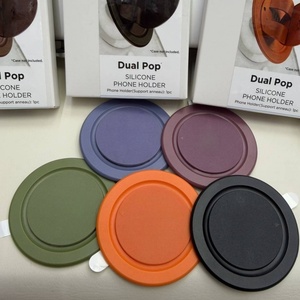 Soporte magnético original de la marca Dual Pop para teléfono, con base de silicona MagFit, imán potente y universal. - Product Image 1