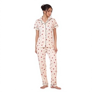 Ensemble de pyjama en coton à imprimé fraises pour femmes, manches courtes, vêtements de nuit boutonnés - Product Image 1