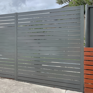 Paneles de Cerca de Aluminio para Exteriores, Estilo Horizontal y Vertical de 10 pies, con Postes y Luces LED, Ecológicos - Product Image 2