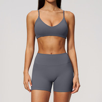 Ensemble de yoga 2 pièces effet seconde peau pour femme : Soutien-gorge de sport à bretelles ajustables et short cycliste taille haute froncé aux fesses, idéal pour le yoga, le cyclisme et le fitness