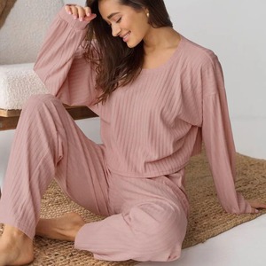 Vendita calda estate carino giovane abbigliamento per la casa comodo abbigliamento da notte in maglia morbida personalizzato in cotone di seta set da donna - Product Image 5