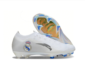 أحذية كرة قدم رجالية عالية الجودة بتصميم احترافي ومتانة - Product Image 5