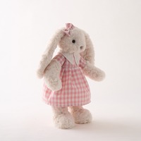 Peluche Lapin Bouclé Beige-Gris Rose avec Oreilles Mobiles, en Polyester et Coton PP, Portant une Jupe à Carreaux, Poupée Apaisante pour Anniversaire d'Enfant