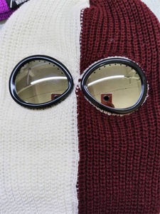 Balaclava CS personnalisée tricotée demi-noir et demi-violet <span class=keywords><strong>cagoule</strong></span> pour lunettes <span class=keywords><strong>cagoule</strong></span> en acrylique souple avec lunettes - Product Image 4
