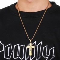 Collier en Acier Inoxydable avec Pendentif Croix Tridimensionnel à Trois Couches en Acier Titane Spectaculaire