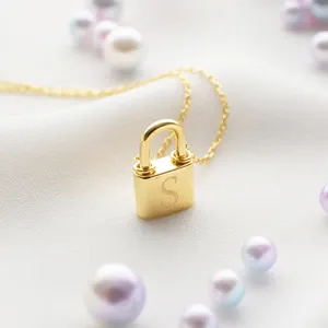 Collar con colgante de candado Cadenas De <span class=keywords><strong>Oro</strong></span> 18 <span class=keywords><strong>Kilates</strong></span> Collar con candado Charm Letter Lock Collar inicial - Product Image 1