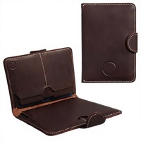 Portefeuille de passeport minimaliste en cuir véritable XGUO avec blocage RFID, capacité pour 3 passeports, 2 emplacements pour cartes, design à rabat avec bouton