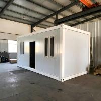Maison conteneur préfabriquée avec designs blancs et plans de conteneurs de 20 et 40 pieds pour un espace de vie moderne en conteneur