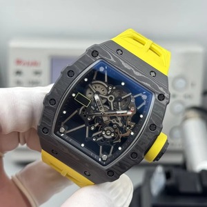 Reloj mecánico de alta gama personalizado UMIF RM67-02 CRMA7 con movimiento Vaucher, luminoso, de lujo, de carbono NTPT, esqueleto francés. - Product Image 3