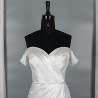 Neues Design Brautkleid Ärmellose Brautkleider Weiße Hochzeit Satin Long Trail Brautkleid Mit Feder