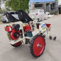 Twee-rijige zelfrijdende groenteplantmachine met verstelbare plantdiepte voor paprika's, tomaten en kool
