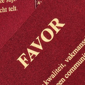 Invitaciones de Boda Personalizadas de Terciopelo Rojo con Tarjetas de Agradecimiento Autoadhesivas Brillantes con Papel Dorado, Perfectas para Navidad y Festividades - Product Image 4