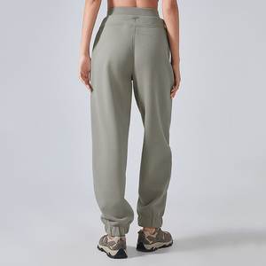 Set di allenamento da donna con logo personalizzato di alta qualità 2024 nuovo <span class=keywords><strong>Design</strong></span> pantaloni da donna in due pezzi da <span class=keywords><strong>palestra</strong></span> - Product Image 2