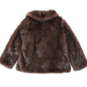 Abrigo de invierno de piel sintética peluda marrón de mujer estilos cortos de color personalizado - Product Image 3