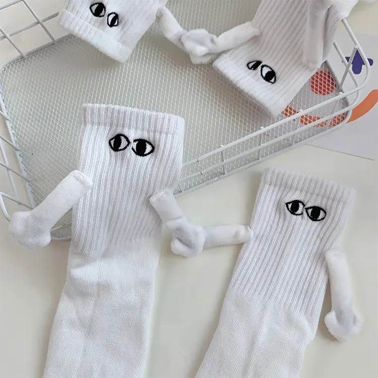 Tiktok Hot Selling Custom Pattern Magnetic Funny Hand in Hand Holding Couple Bestie Friendship Socks with Magnet