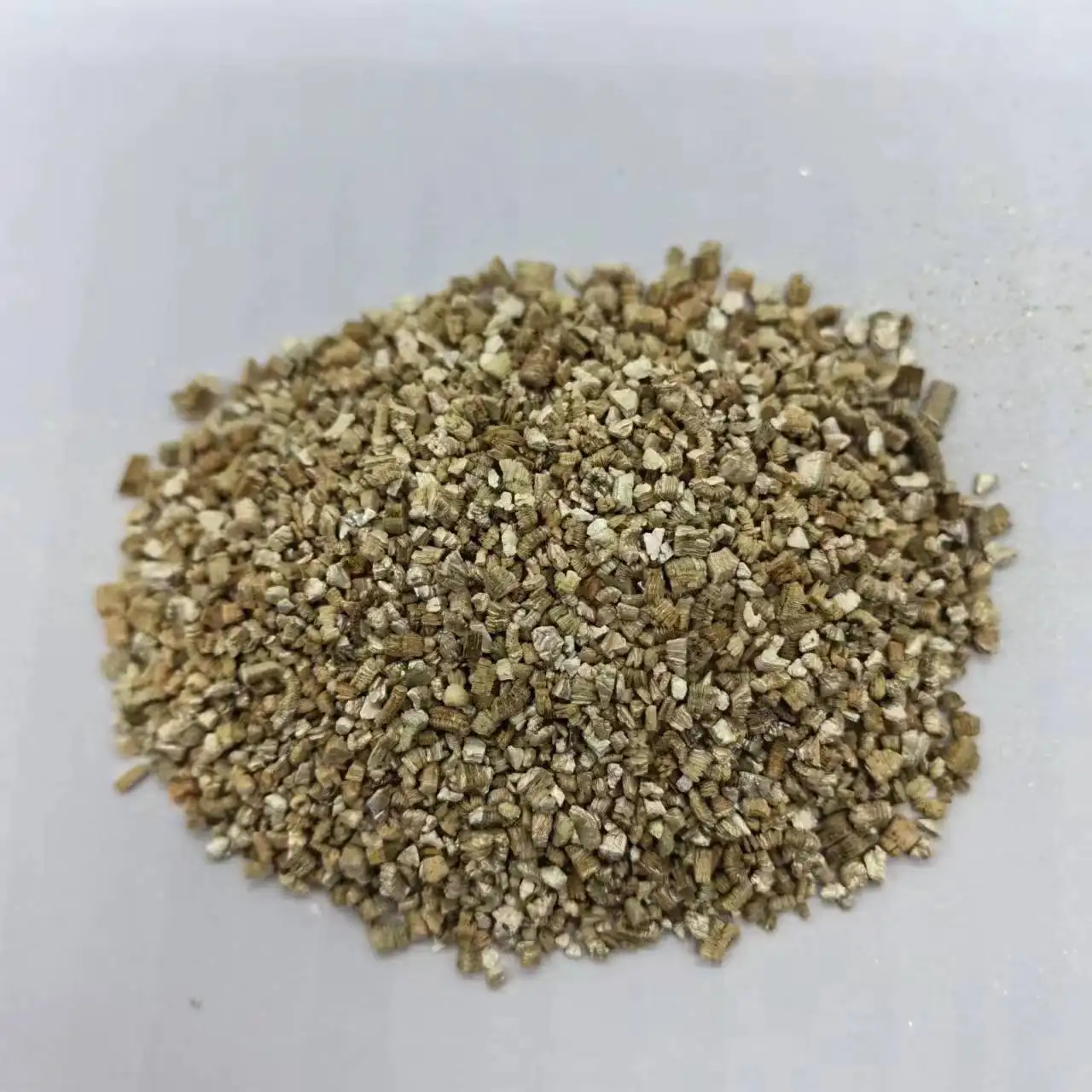 Fireproofing water uptake Stable vermiculite agricultural vermiculite wholesale vermiculite soil