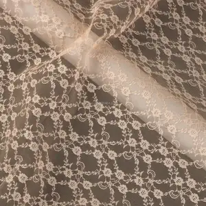 Tela de malla de patrón liso de tul duro 3D de poliéster de punto de flores bordadas de alta calidad para vestidos de novia