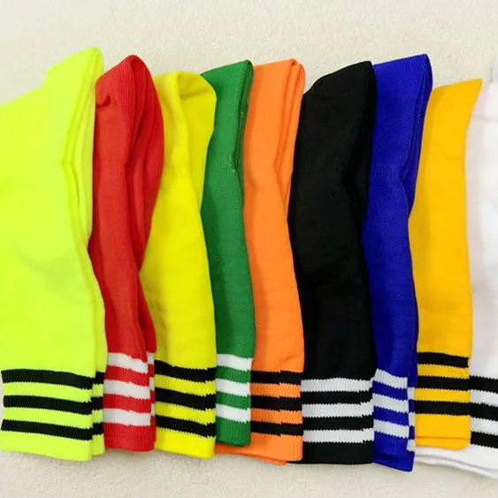 Meias de futebol masculinas, meias de futebol respiráveis para homens, coloridas em estoque