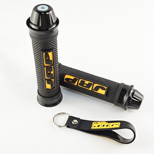 Poignées de guidon JRP en caoutchouc noir antidérapant universelles pour motos tout-terrain - Product Image 1