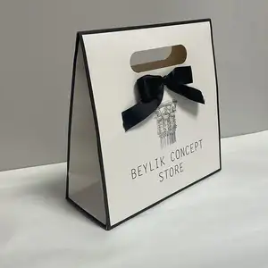 Bolso de regalu de papel impreso con logotipo personalizado de boda de portador de lujo blanco pequeno con asa