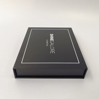 Boîte cadeau en carton de luxe personnalisée avec aimant pour perruques de bonbons rouge à lèvres cils produits de soins de la peau et bougies finition mate