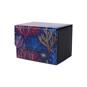 Caja <span class=keywords><strong>de</strong></span> Almacenamiento para <span class=keywords><strong>Cartas</strong></span> del Tarot con Capacidad para Más <span class=keywords><strong>de</strong></span> 400 <span class=keywords><strong>Cartas</strong></span>, Exterior Negro, Organizador <span class=keywords><strong>de</strong></span> Mazos <span class=keywords><strong>de</strong></span> <span class=keywords><strong>Cartas</strong></span> del Tarot <span class=keywords><strong>de</strong></span> Cuero PU con Interior Rojo y Cierre Magnético - Product Image 4