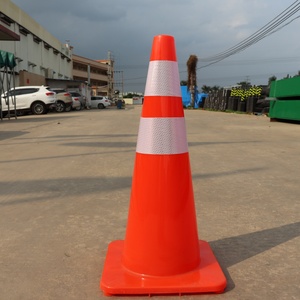 Cône de signalisation routière en PVC rouge réfléchissant prismatique haute intensité de 700 mm pour la sécurité routière et les avertissements de circulation - Product Image 5