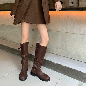 Bottes de neige mi-mollet polyvalentes et tendance pour femme, à enfiler, avec doublure en fourrure, talons épais pour l'automne/hiver - Product Image 2