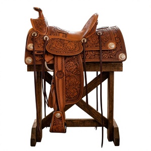 Soporte para Silla de Montar BS International NA82 con Diseño Grabado, para Sillas Inglesas de Competición, de Cuero Genuino y Madera Sostenible, con Estructura de Acero Inoxidable SUS304 - Product Image 1
