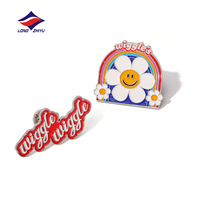 Broches personnalisées en métal émaillé dur avec logo sur mesure, motif feuille naturelle, de l'usine Longzhiyu avec 20 ans d'expérience