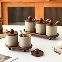 Ensemble de pots à épices en céramique avec couvercle en bois, cuillère, plateau surélevé, étiquettes tableau noir, récipients à sel et sucre pour comptoir de cuisine