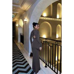 Robe de soirée marron de luxe avec détails roses au dos, taille empire ornée de sequins, style fête, tailles XS à XL pour invitées de mariage - Product Image 1