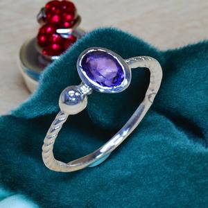 Bague en argent sterling 925 améthyste violette avec un design original accessoires de bijoux fins faits à la main bagues fines en gros - Product Image 1