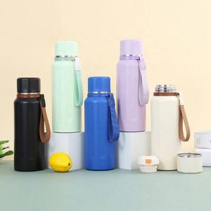 Botella de Agua Aislada Fría/Caliente Personalizada de 750 ml, Botella de Agua de Acero Inoxidable con Asa de Cuerda, Atomizador, Botella de Perfume - Product Image 3