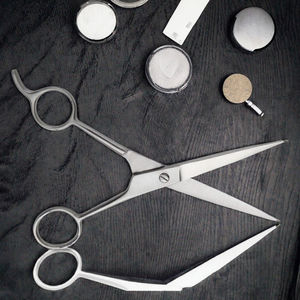 Tijeras de belleza de acero inoxidable con forma de sauce 6.0, mango de goma, para diestros, 28 dientes, corte en seco, deslizantes, para cabello FMI-410 - Product Image 3