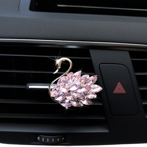 Exquisito Rhinestone Cisne Coche Aromaterapia Perfume Metal Diamantes Difusor Clip Cristal Ambientador Clip Coche Aromaterapia 2025 - Product Image 6