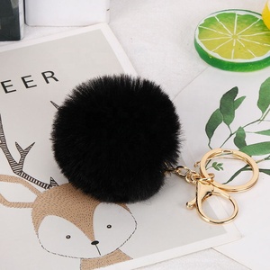 Vente en gros <span class=keywords><strong>de</strong></span> porte-clés en fausse fourrure <span class=keywords><strong>de</strong></span> lapin or porte-clés pompons en fausse fourrure <span class=keywords><strong>de</strong></span> lapin porte-clés moelleux - Product Image 5
