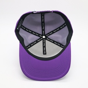 หมวกกอล์ฟคุณภาพสูง 5 แผง ตาข่ายเจาะรูด้วยเลเซอร์ พร้อมโลโก้ PVC ยางแบบกำหนดเอง กันน้ำ มีรูสำหรับที - Product Image 4