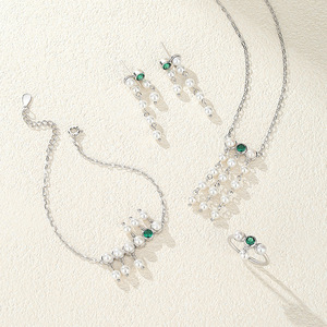 Venta caliente al por mayor S925 anillo de perlas de agua dulce de plata con circón verde esmeralda anillo abierto Ajustable joyería para mujeres - Product Image 4