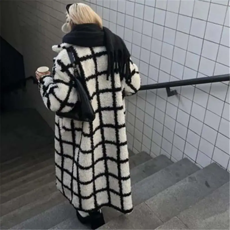 Siyah ve beyaz kafes tahıl kadife yaka kuzu yün ceket kadın 2022 yeni gevşek kalınlaşmış ceket