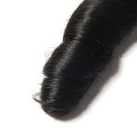 Aliexpress chaude usine à prix réduits new premium vierge cuticules alignés brut brésilien cheveux bundle avec oeuf rouleau curl